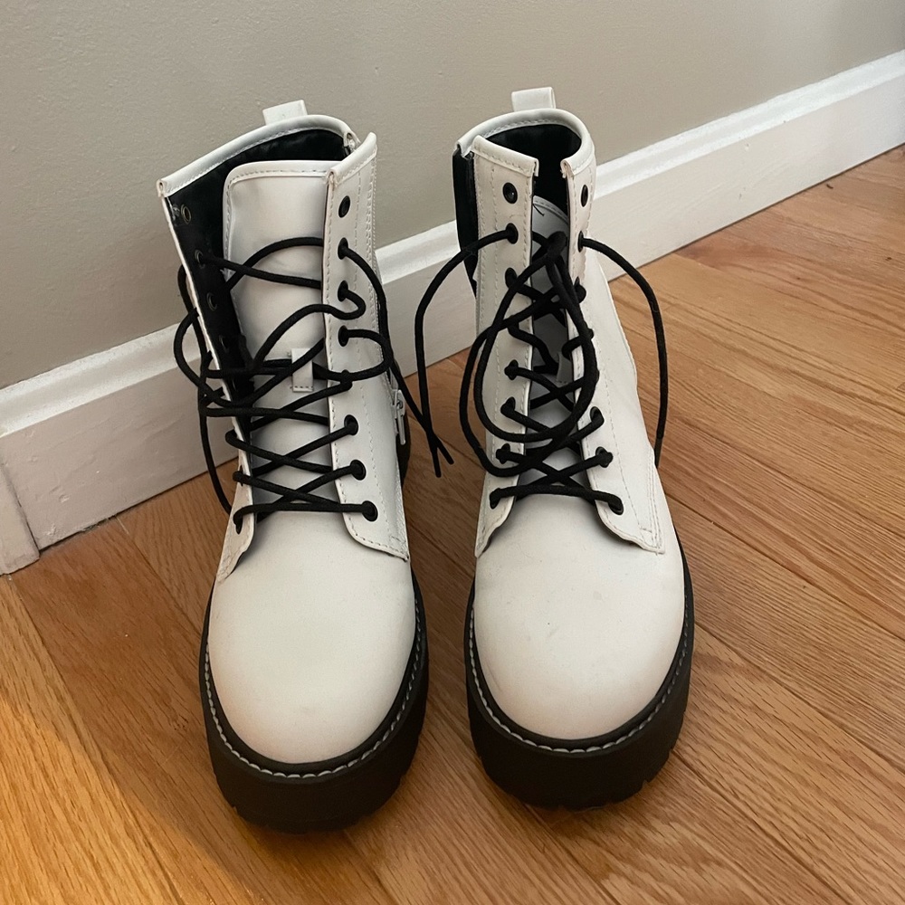 Madden Girl Boots 🤍